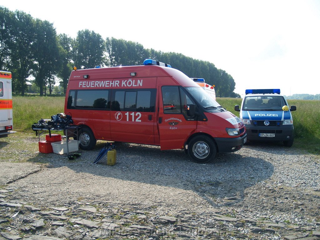Uebung PRhein Feuerwehr Polizei DLRG Leverkusen Hitdorf P046.JPG